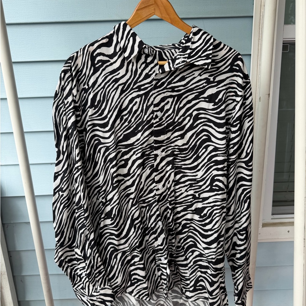 H&M Black and White Zebra Print Button-Down Shirt - Picture 2 of 4
